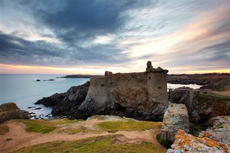 Le Vieux Château de l'Ile d'Yeu - Hôtel des Voyageurs, hôtel de charme avec chambres vue mer sur le Port Joinville - Ile d'Yeu - Vendée
