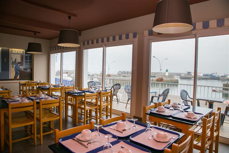 Hôtel des Voyageurs, hôtel de charme avec chambres vue mer sur le Port Joinville - Ile d'yeu - Vendée