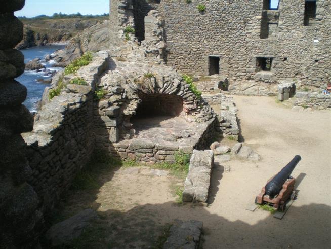 Le Vieux Château de l'Ile d'Yeu - Hôtel des Voyageurs, hôtel de charme avec chambres vue mer sur le Port Joinville - Ile d'Yeu - Vendée
