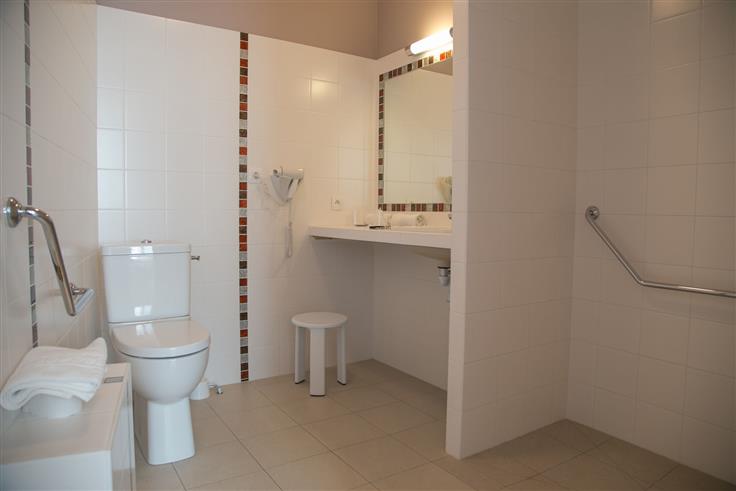 Hôtel des Voyageurs, hôtel de charme avec chambres vue mer sur le Port Joinville - Ile d'yeu - Vendée