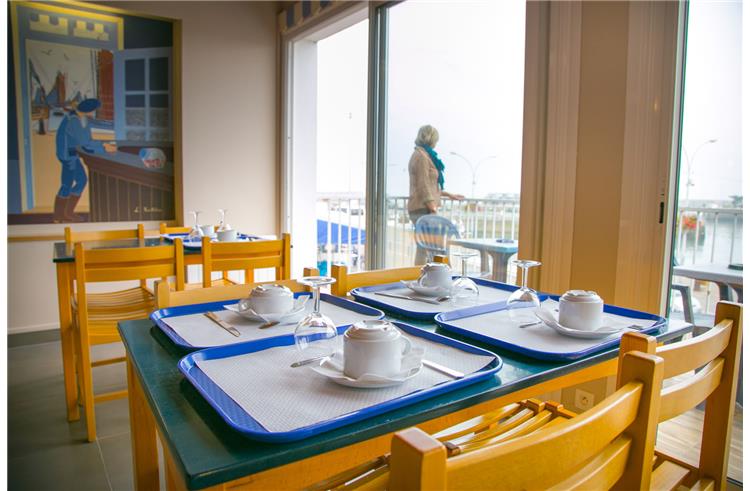 Hôtel des Voyageurs, hôtel de charme avec chambres vue mer sur le Port Joinville - Ile d'yeu - Vendée