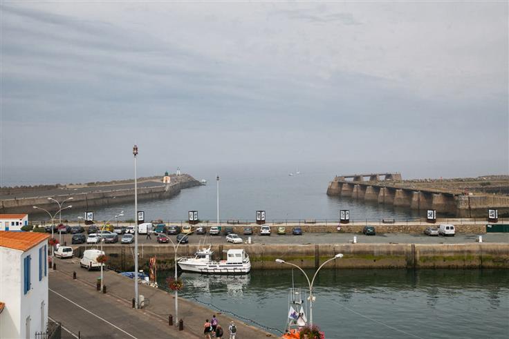 Chambre vue port et mer à l'Hôtel des Voyageurs, hôtel de charme avec chambres vue mer sur le Port Joinville - Ile d'yeu - Vendée